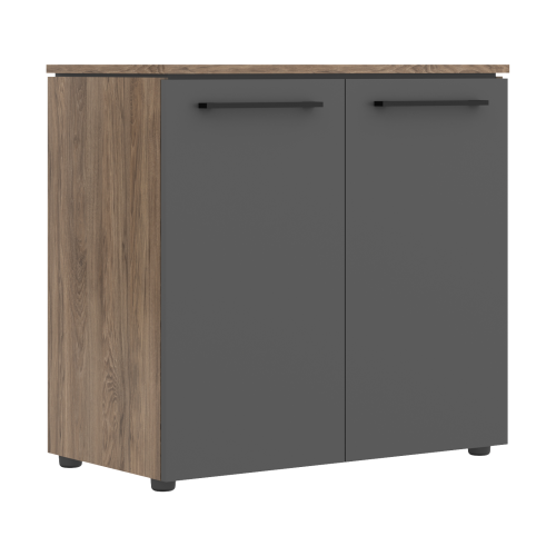 Шкаф с глухими малыми дверьми 