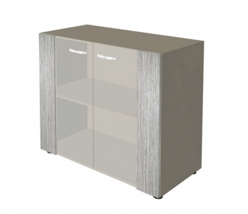Низкий шкаф со стеклянными фасадами